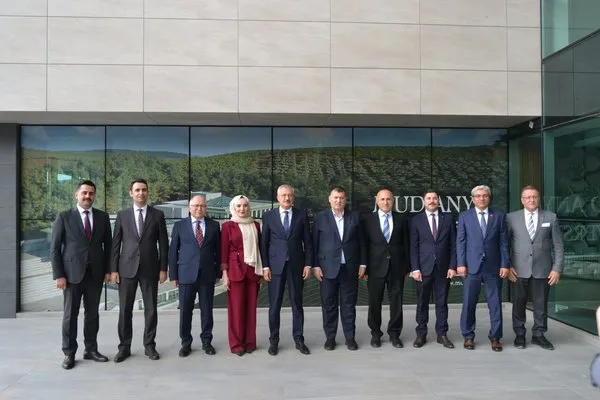 bursa-cumhuriyet-bassavciligi-ile-mudanya-universitesi-arasinda-is-birligi-protokolu-1748355745007.jpg