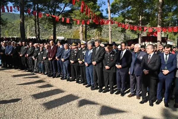 sehit-polis-tulek-mersinde-son-yolculuguna-ugurlandi-1670151386272.jpg