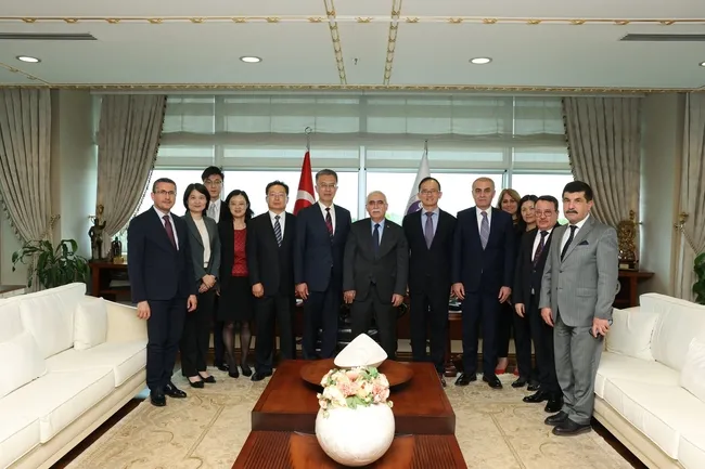 aym-baskani-ozkaya-cin-yuksek-halk-mahkemesi-heyetiyle-bir-araya-geldi-1778689395824.jpg AYM Başkanı Özkaya, Çin Yüksek Halk Mahkemesi heyetiyle bir araya geldi