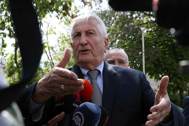 son-dakika-haberi-28-subat-davasinda-tutuklama-karari-1629296648054.jpg Son dakika haberi: 28 Şubat davasında tutuklama kararı