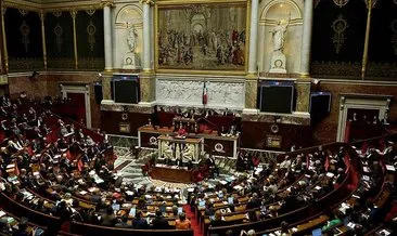 Fransa’da muhalefetin sunduğu 2 gensoru reddedildi