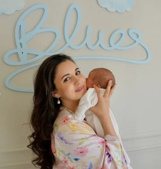 Karsu anne oldu! Haberi böyle duyurdu: Oğluna verdiği isim sosyal medyanın diline düştü!