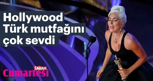 Lady Gaga baklavaya doymadı vişneli sarma kapanın elinde kaldı
