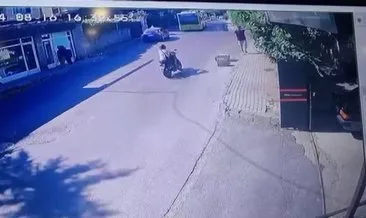 İstanbul’da İETT otobüsü motosikletliye çarptı: Kaza anı kamerada! #istanbul