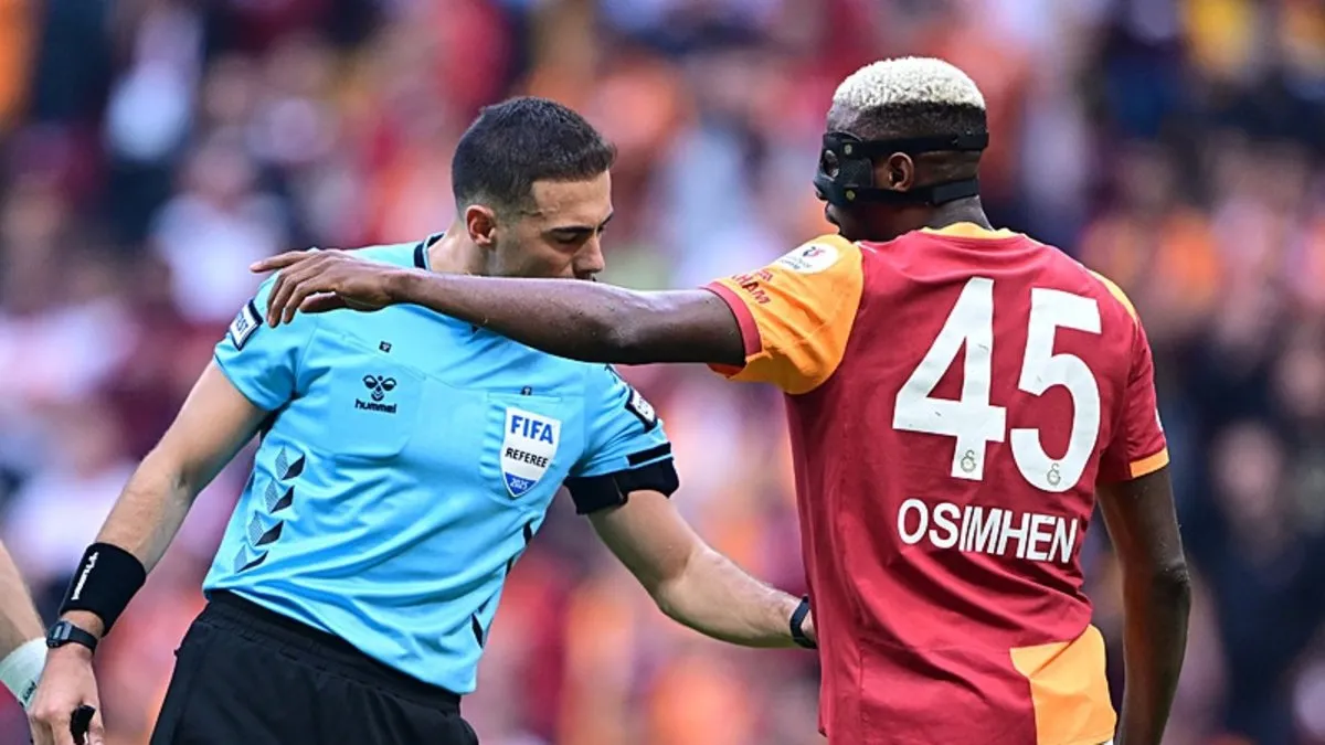 Ahmet Çakar yorumladı! Göztepe’nin gördüğü kırmızı kart doğru mu? – Galeri Ahmet Çakar yorumladı! Göztepe’nin gördüğü kırmızı kart doğru mu? – Galeri