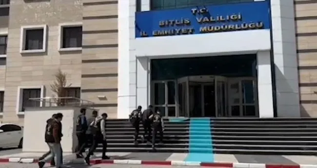 Bitlis’te sosyal medya üzerinden silahlı paylaşım yapanlara operasyon