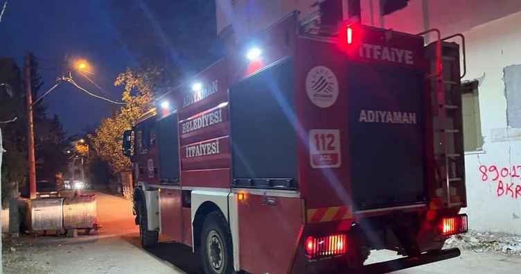 Adıyaman’da hasarlı binada çıkan yangın söndürüldü