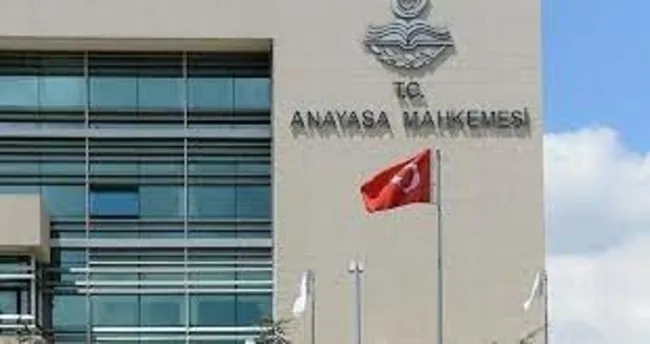 AYM Başkanı Zühtü Arslan: “11 yılda 555 bin başvurudan 425 bini karara bağlandı” AYM Başkanı Zühtü Arslan: “11 yılda 555 bin başvurudan 425 bini karara bağlandı”