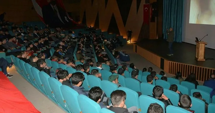 Ardahan’da ‘Türkiye Gündemi’ adlı konferans