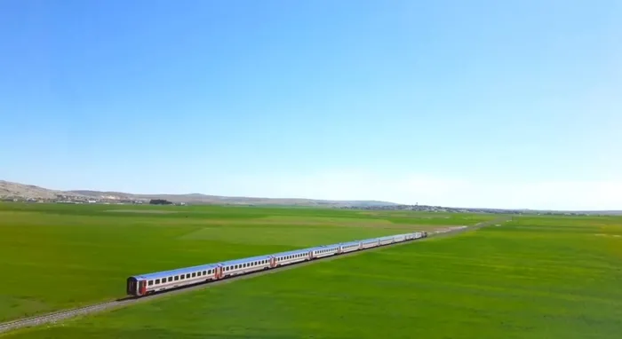 turistik-diyarbakir-ekspresi-ilk-seferine-basladi-ankaradan-yola-cikti-bakan-uraloglu-ugurladi-1713546801158.jpg