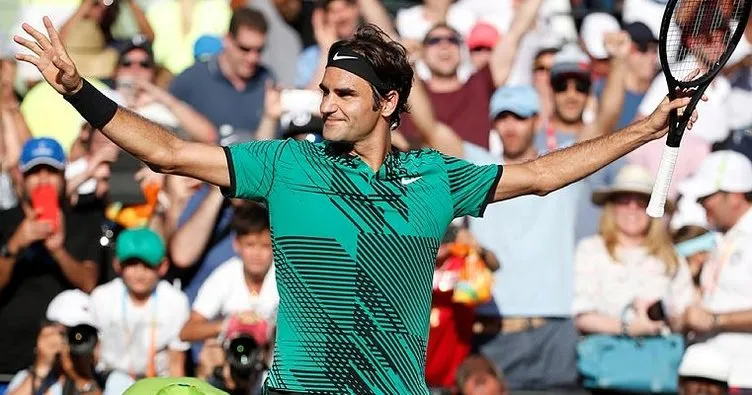 Federer yarı finalde