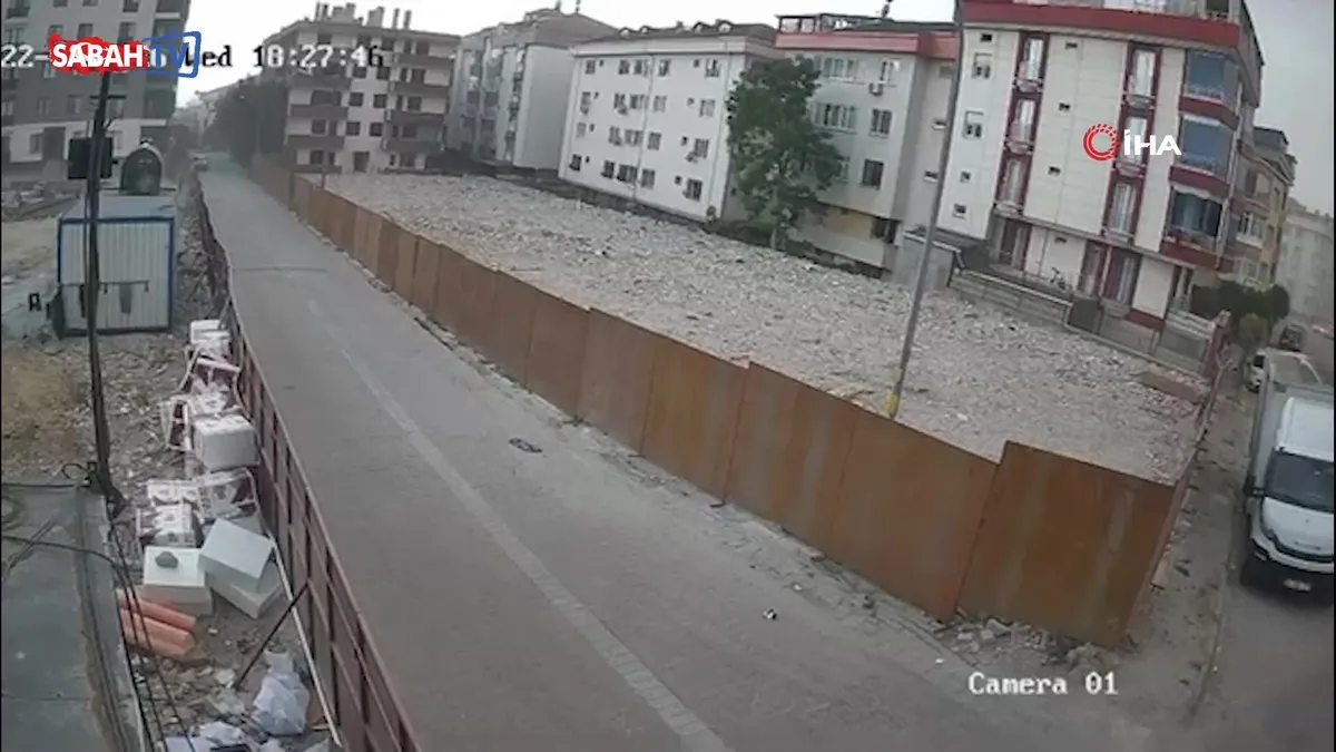 Bir anda başlayan fırtına, inşaat alanını yerle bir etti! | Video videosunu izle Bir anda başlayan fırtına, inşaat alanını yerle bir etti! | Video videosunu izle