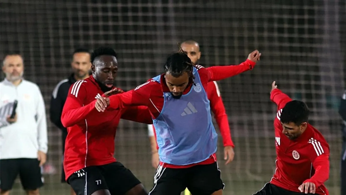 Antalyaspor günü çift idmanla tamamladı