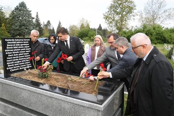 usta-sanatci-dilber-ay-duzcede-mezari-basinda-anildi-1745943359163.jpg