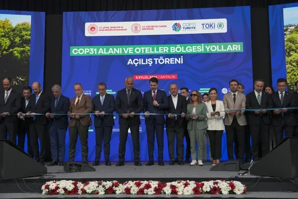 antalya-turizmde-vites-yukseltti-24-yilda-192-milyar-liralik-yatirim-1788597787324.jpeg