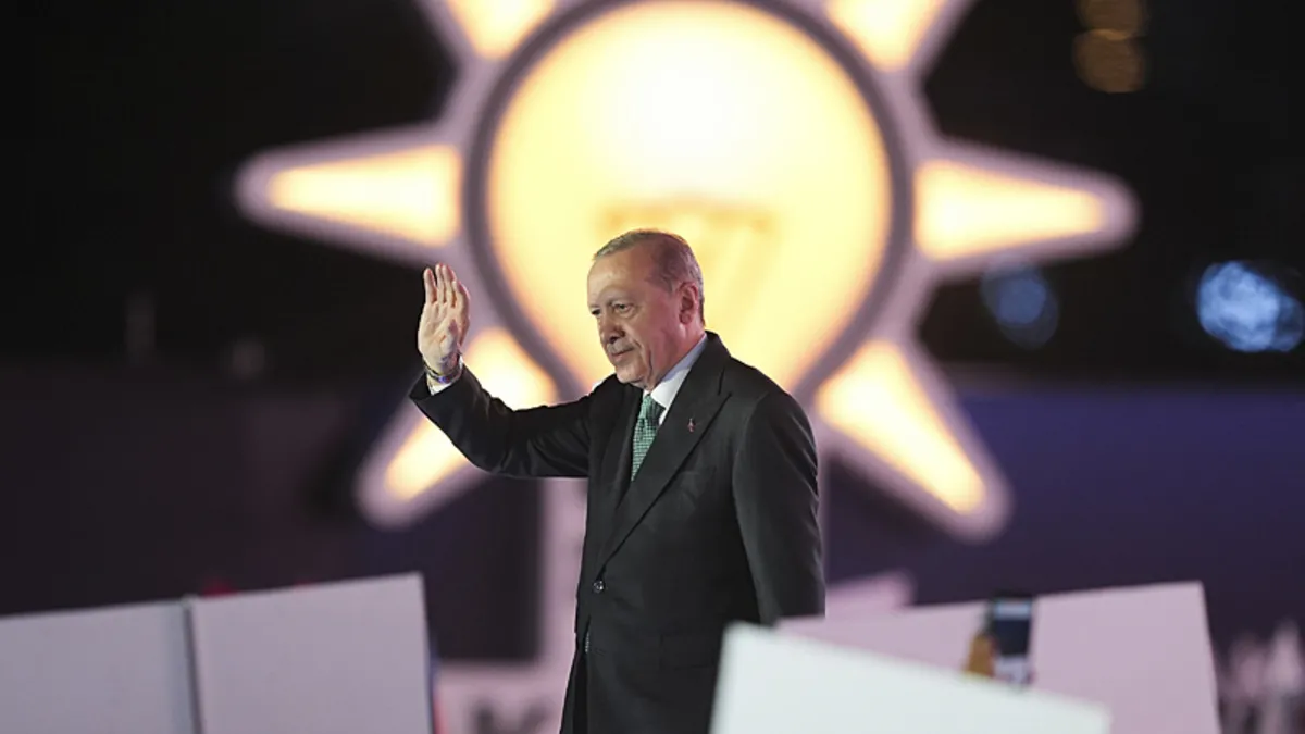 SON DAKİKA | Başkan Erdoğan tarihi günde tarihi açıklamalarda bulunuyor haber görseli