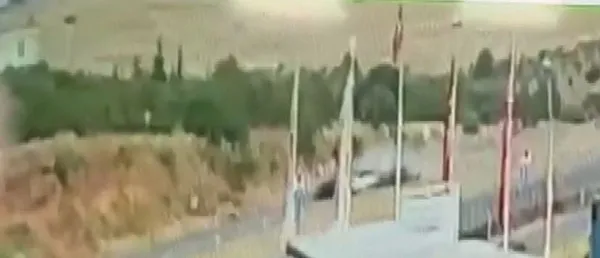 gaziantepte-aci-kaza-otomobil-onundeki-araca-ok-gibi-saplandi-3-kisinin-hayatini-kaybettigi-kahreden-olay-kame-1787664097467.jpg