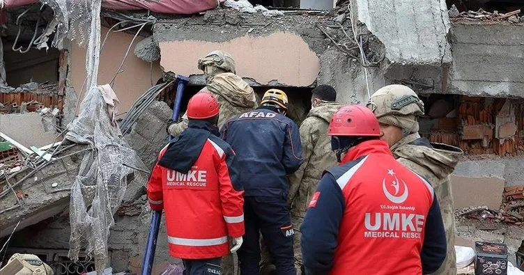 Türkiye’nin sağlık ordusu deprem bölgesi için seferber oldu