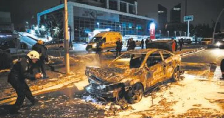 Yanan aracını tekmeledi