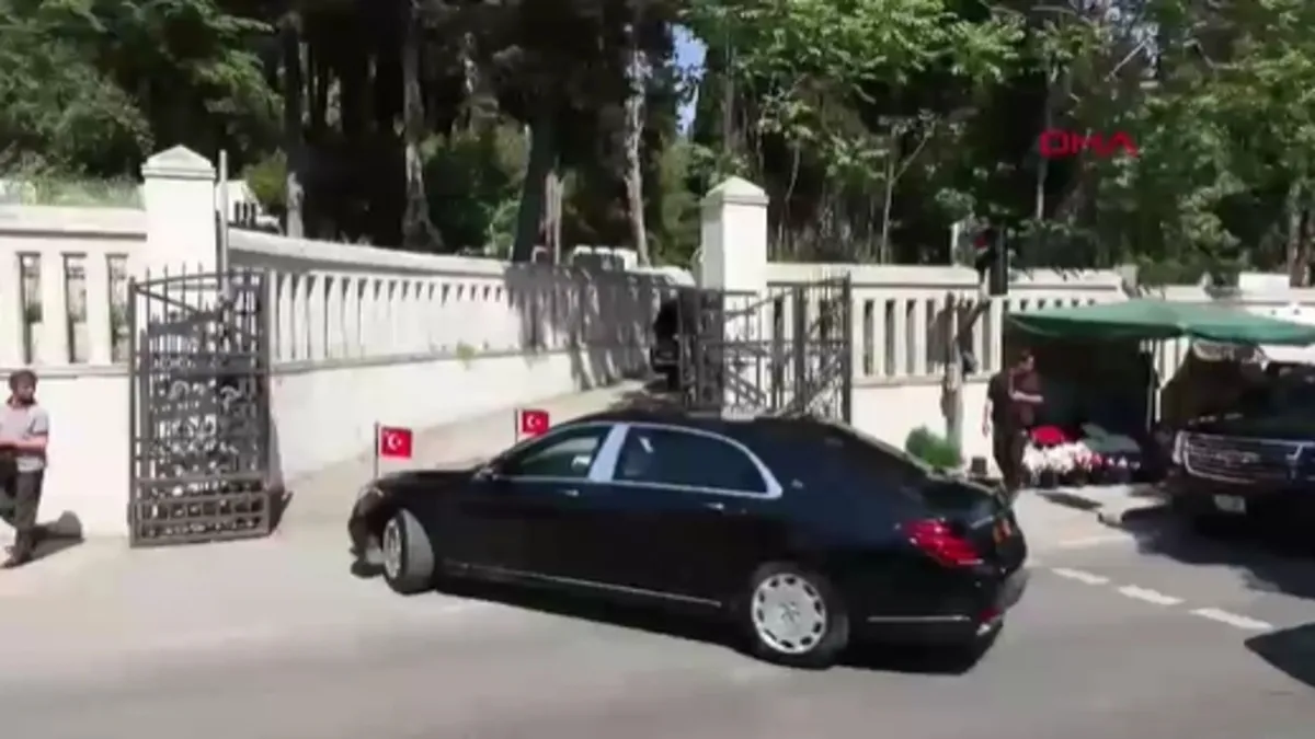 Cumhurbaşkanı Erdoğan, Anılarla Dolu Bir Ziyaretle Hatırladı Yakınlarını