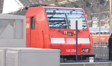 Hızını alamadı bariyere çarptı