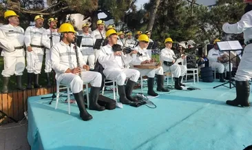 Madenciler bu kez sahnede konser verdiler
