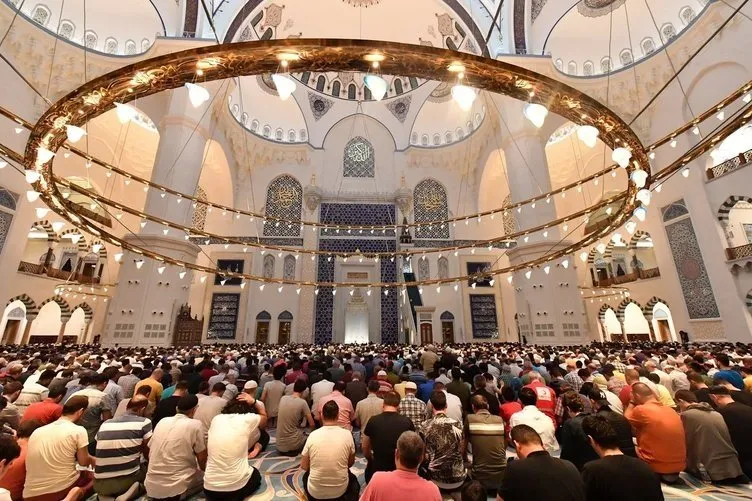 Hatimle teravih namazı kıldıran camiler 2024: 2024 Ramazan’da il il hatimli teravih namazı kılınacak camiler belli oldu
