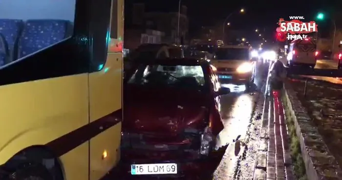 Şerit değiştirirken otobüse çarptı: 1 yaralı | Video