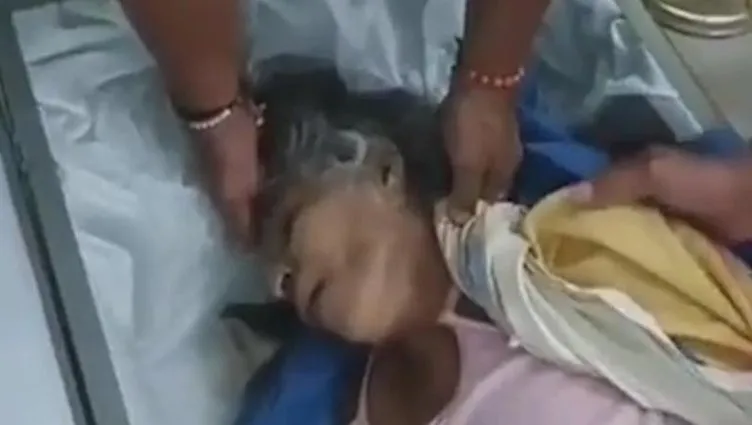 Akılalmaz olay! Tabutunda dirilen kadının videosu sosyal medyada viral oldu