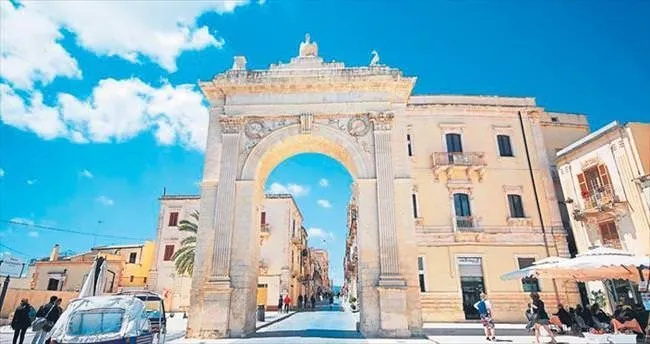 Küllerinden doğan Noto