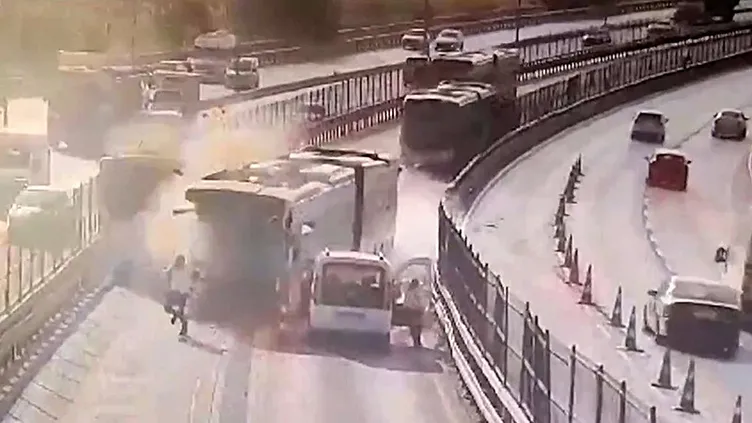 Metrobüs dehşetinde ifadeler ortaya çıktı! Metrobüs şoförü Düzgün Murat: Yolla ilgili bilgilendirme yapılmadı