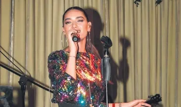 O zaman şarkı söylemek lazım