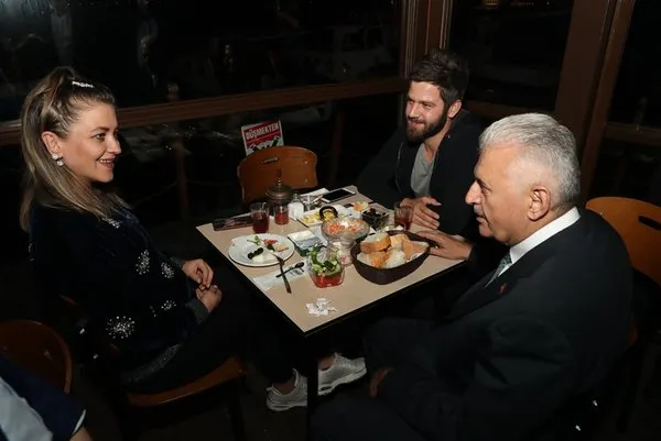 Binali Yıldırım, Çengelköy'de vatandaşlarla buluştu