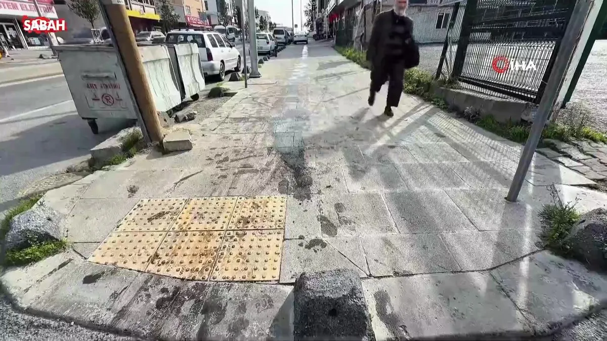 Trafikten kaçmak için kaldırıma çıktı, 2 bin 309 lira ceza yedi | Video videosunu izle Trafikten kaçmak için kaldırıma çıktı, 2 bin 309 lira ceza yedi | Video videosunu izle