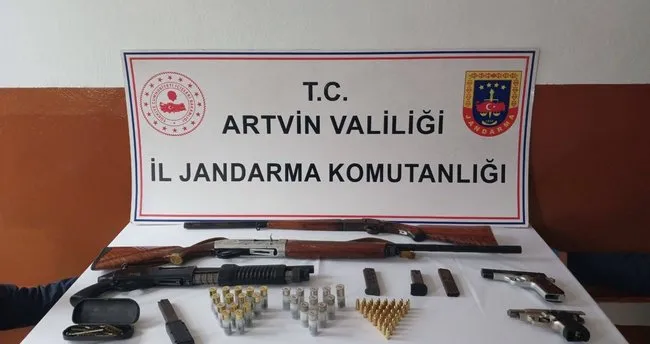 Artvin ve Trabzon´da silah kaçakçılarına eş zamanlı operasyon: 9 gözaltı