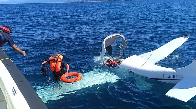 Son dakika: Gürcistan'dan kalkan uçak Rize'de denize acil iniş yaptı