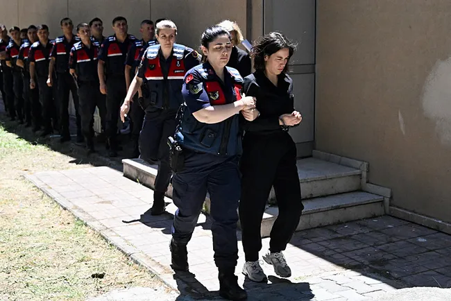 SON DAKİKA... Grand Kartal Otel davasında dördüncü gün! Baş aşçıdan acılı aileleri çıldırtan sözler: Hepsi salonu terk etti!