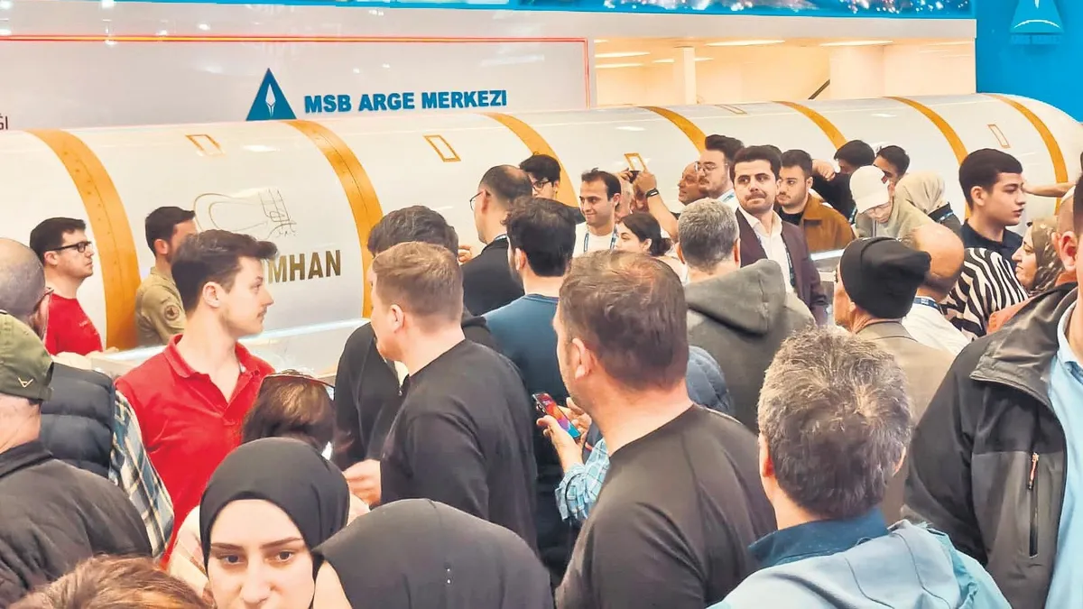 150 bin kişi sahaya akın etti