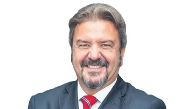 Yüksel Aytuğ’un hayatı roman!