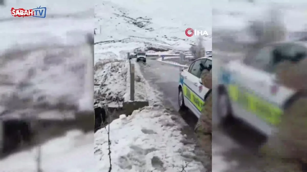 Gümüşhane’de LPG yüklü tanker dere yatağına devrildi: 1 yaralı | Video videosunu izle Gümüşhane’de LPG yüklü tanker dere yatağına devrildi: 1 yaralı | Video videosunu izle