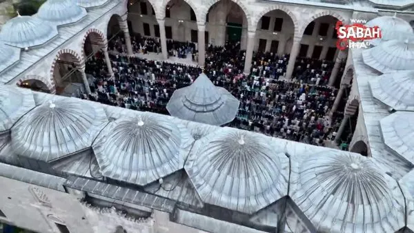 Fatih Camii'nde bayram namazı kılındı | Video