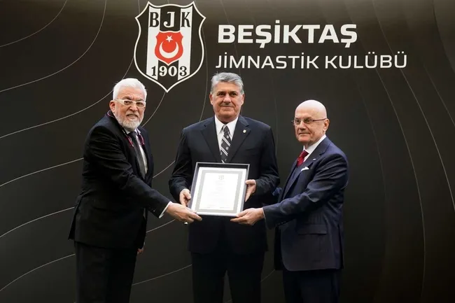 besiktas-baskani-serdal-adalidan-sergen-yalcin-ve-transfer-aciklamasi-1761859457012.jpeg