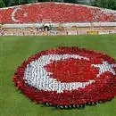 Ankara dışındaki illerde, sadece okullarda öğrencilerle kutlanmasını öngören genelgesinin yürütmesini durdurdu.