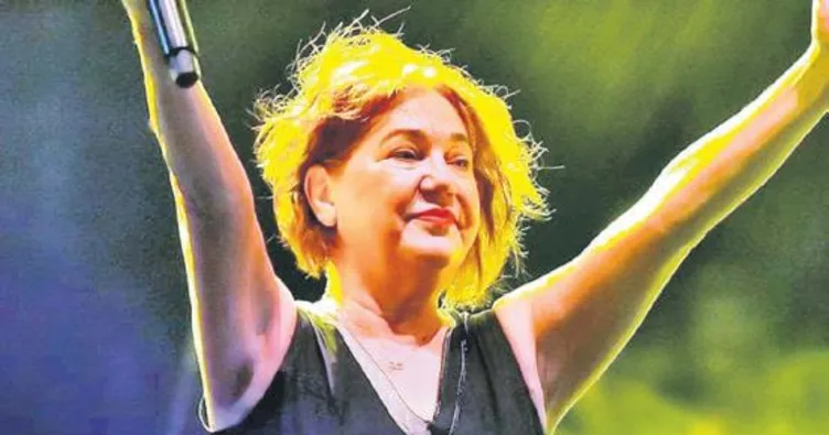 Nazan Öncel’den Hilal’e şarkı