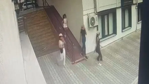 hirsiz-ebru-yakalandi-daha-onceden-102-kaydi-ortaya-cikti-1726753784904.jpg