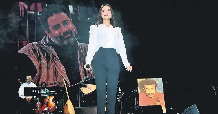 AKM’de duygu yüklü Ahmet Kaya gecesi