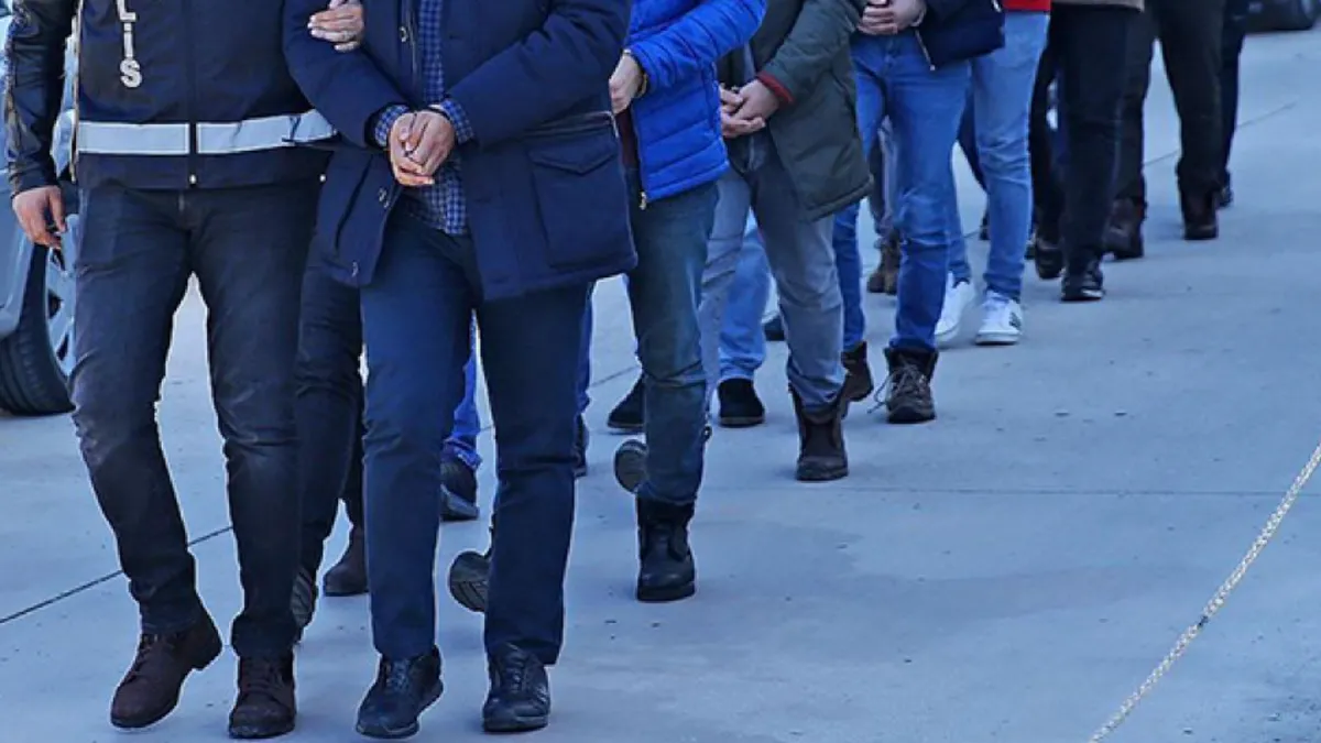 Son Dakika | 8 ilde 'yasadışı bahise teşvik' operasyonu: 26 kişi gözaltına alındı haber görseli
