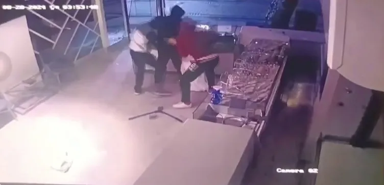 Yer İstanbul Pendik: Kuyumcudan tam 5 milyonluk altın çaldılar!