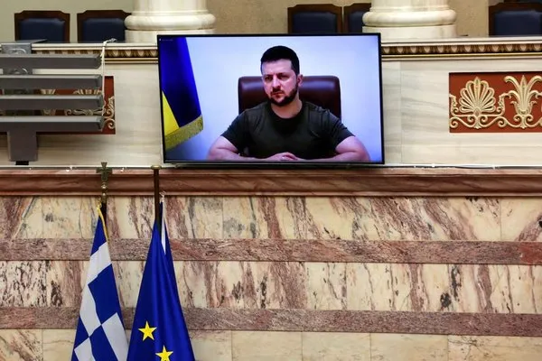 Zelenskiy’den küstah sözler! Türkleri katleden örgüte övgüler yağdırdı!