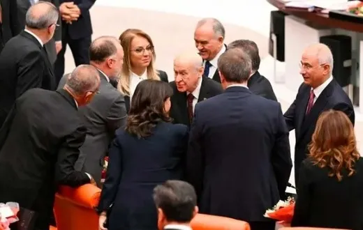 ocalan-komisyona-ne-diyecek-bu-surecte-ikna-edilmesi-gerekenler-de-tam-olarak-onlar-melih-altinok-yazdi-1763699205726.jpg Öcalan komisyona ne diyecek? Bu süreçte ikna edilmesi gerekenler de tam olarak onlar | Melih Altınok yazdı